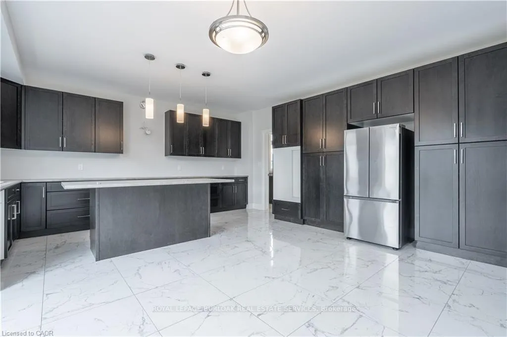 Photo 14 of 7482 Sherrilee Crescent, Niagara Falls, Brown — HOMEH