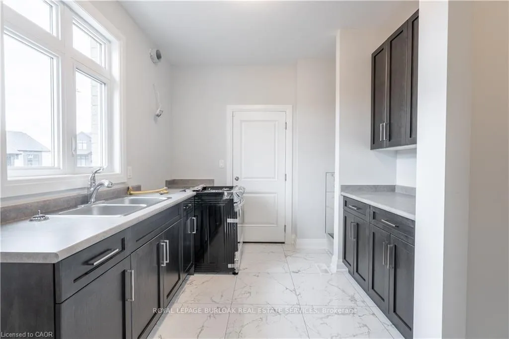 Photo 20 of 7482 Sherrilee Crescent, Niagara Falls, Brown — HOMEH