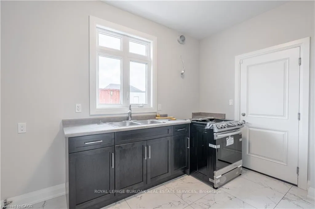Photo 22 of 7482 Sherrilee Crescent, Niagara Falls, Brown — HOMEH