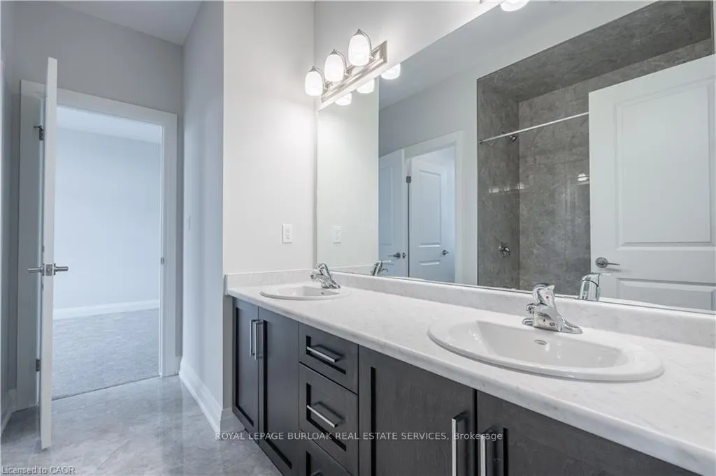 Photo 27 of 7482 Sherrilee Crescent, Niagara Falls, Brown — HOMEH