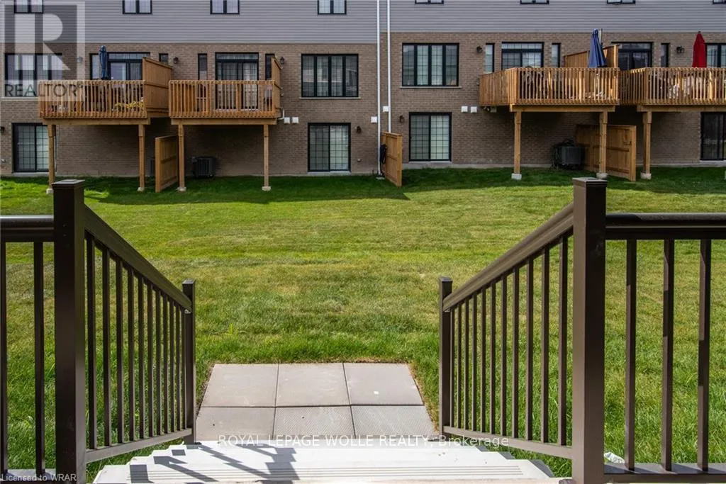Photo 5 of 257 Raspberry Place, Waterloo, Columbia Forest/Clair Hills — HOMEH
