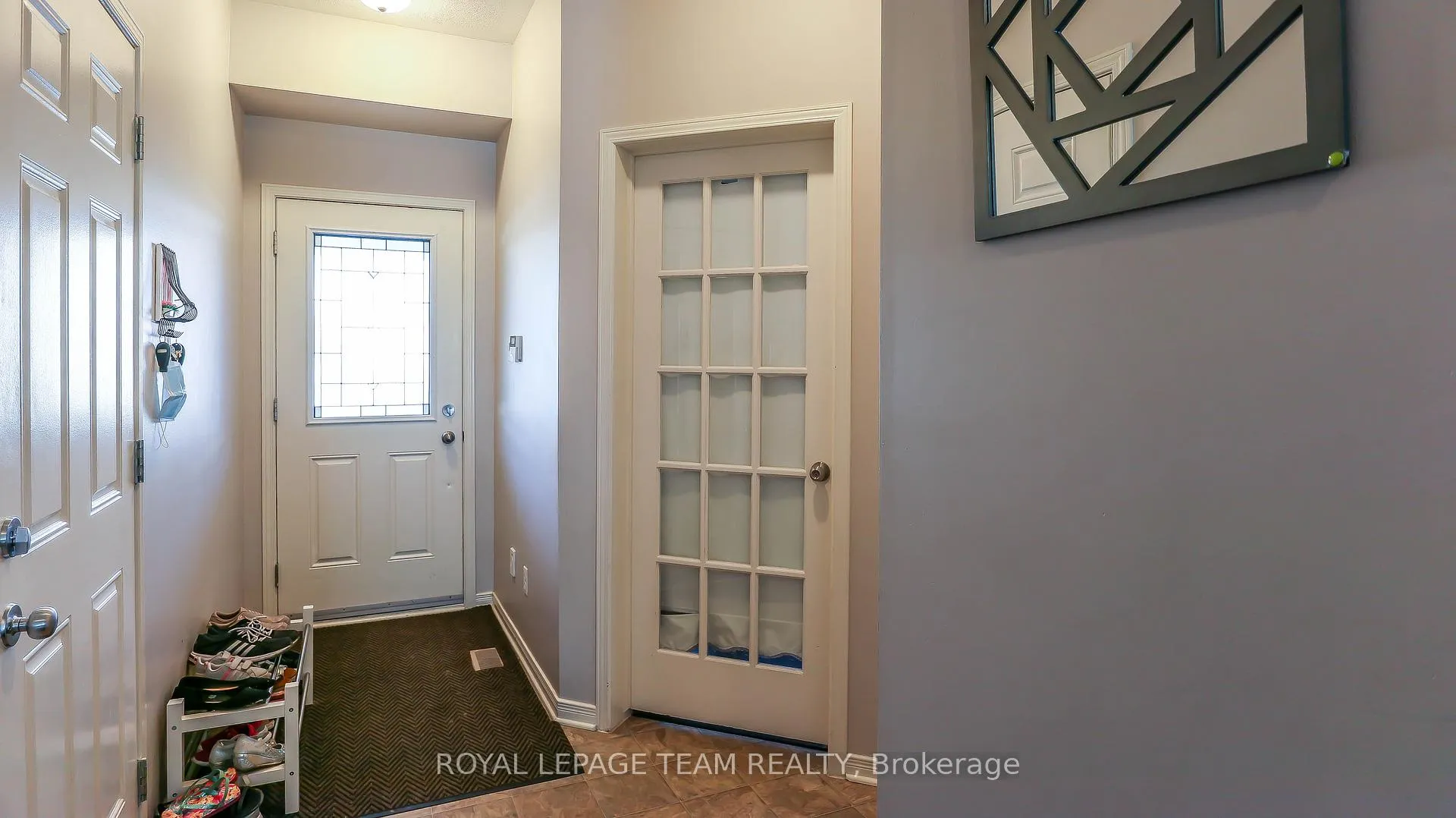 Photo 3 of 821 Clearbrook Drive, Ottawa, Barrhaven - Strandherd — HOMEH