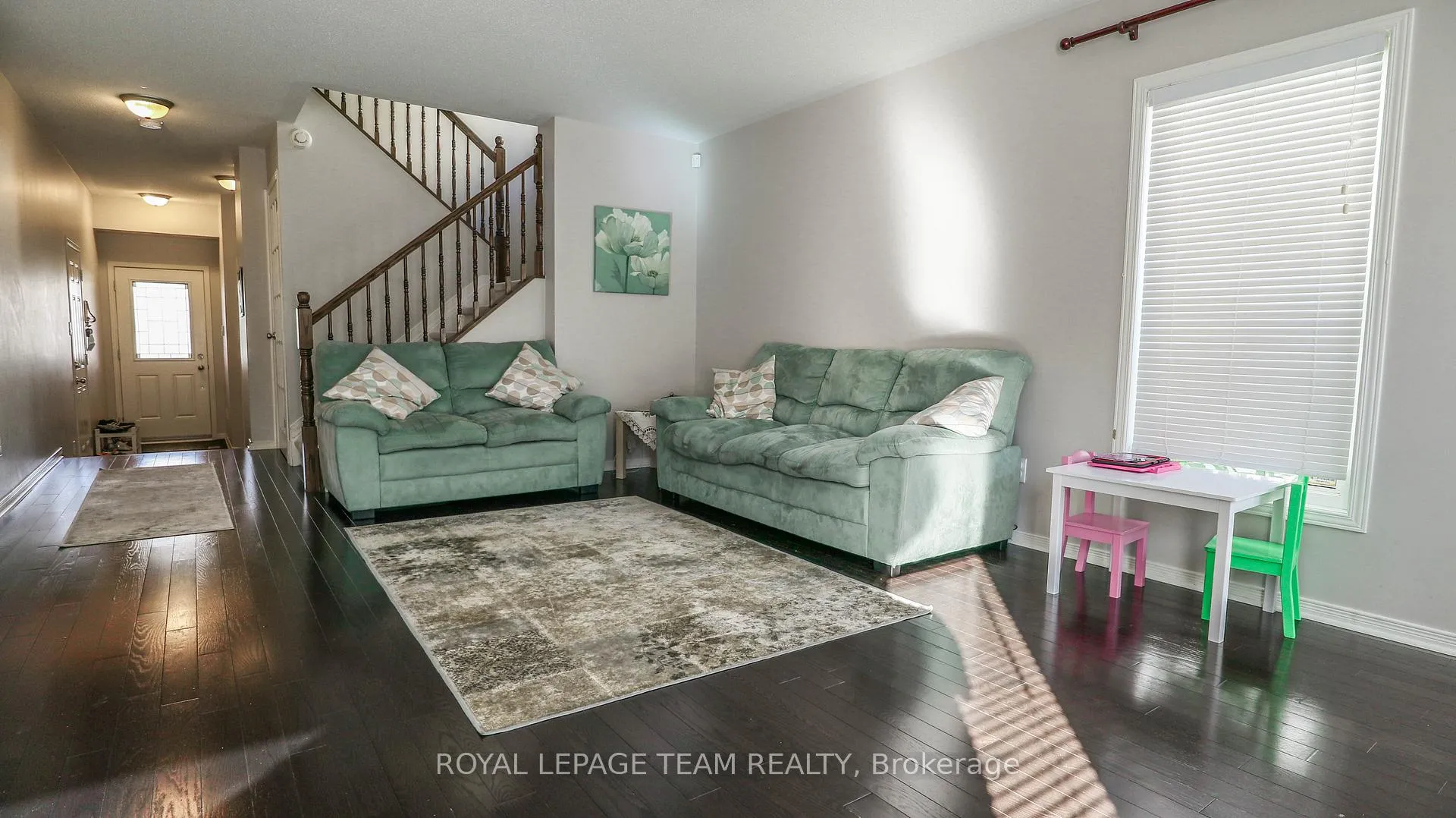 Photo 5 of 821 Clearbrook Drive, Ottawa, Barrhaven - Strandherd — HOMEH