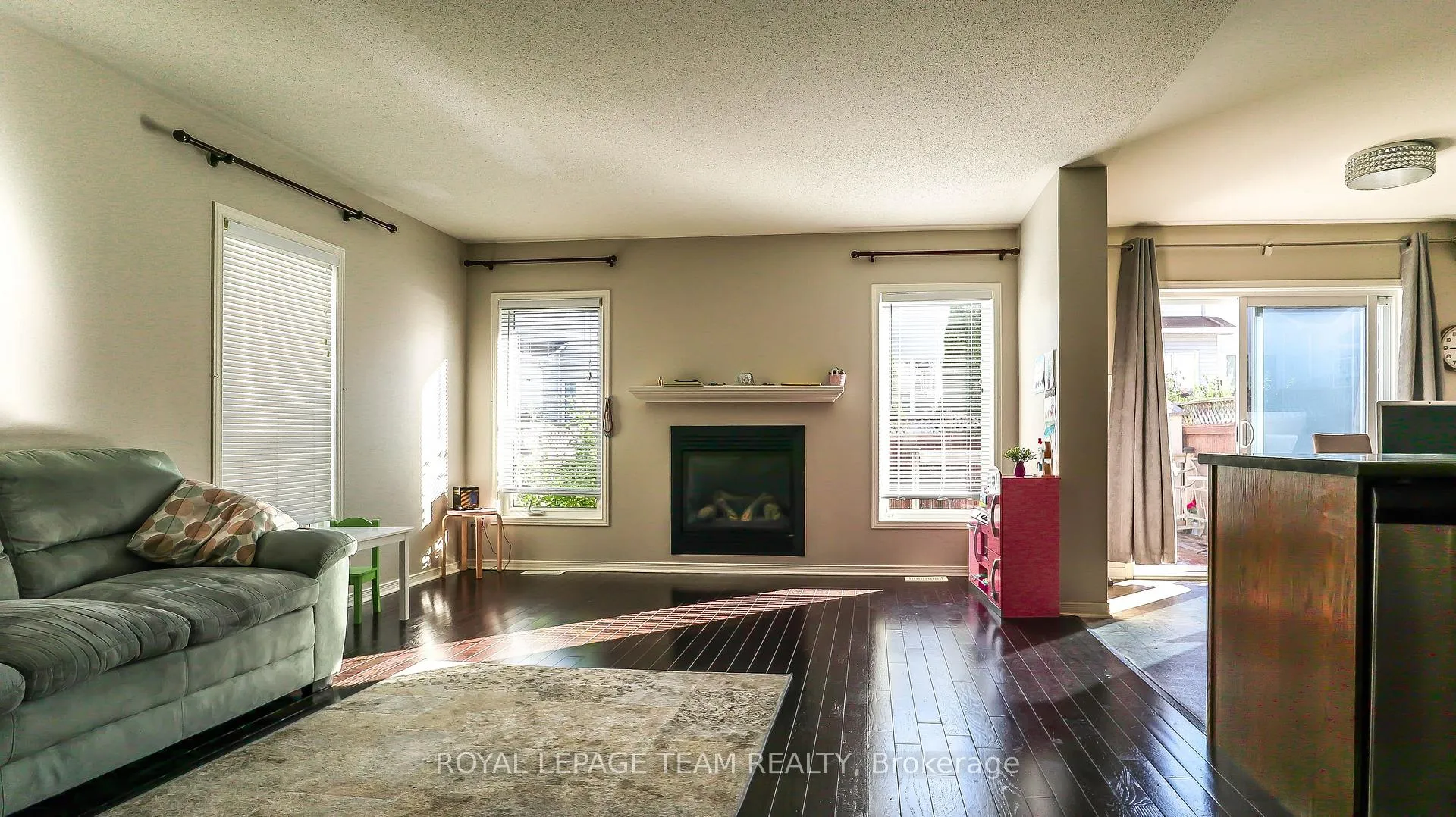 Photo 7 of 821 Clearbrook Drive, Ottawa, Barrhaven - Strandherd — HOMEH