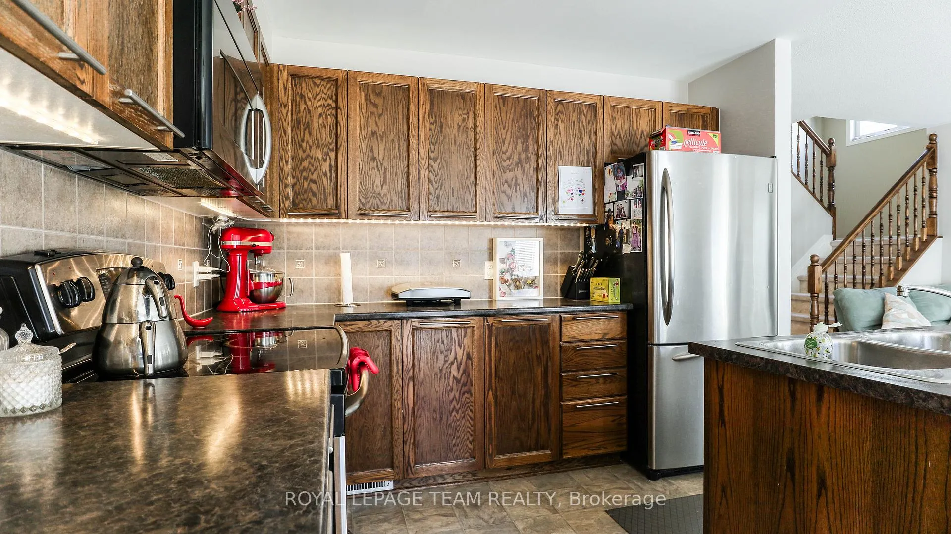 Photo 10 of 821 Clearbrook Drive, Ottawa, Barrhaven - Strandherd — HOMEH