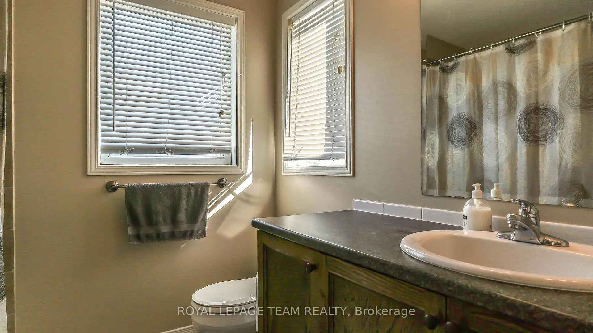Photo 14 of 821 Clearbrook Drive, Ottawa, Barrhaven - Strandherd — HOMEH