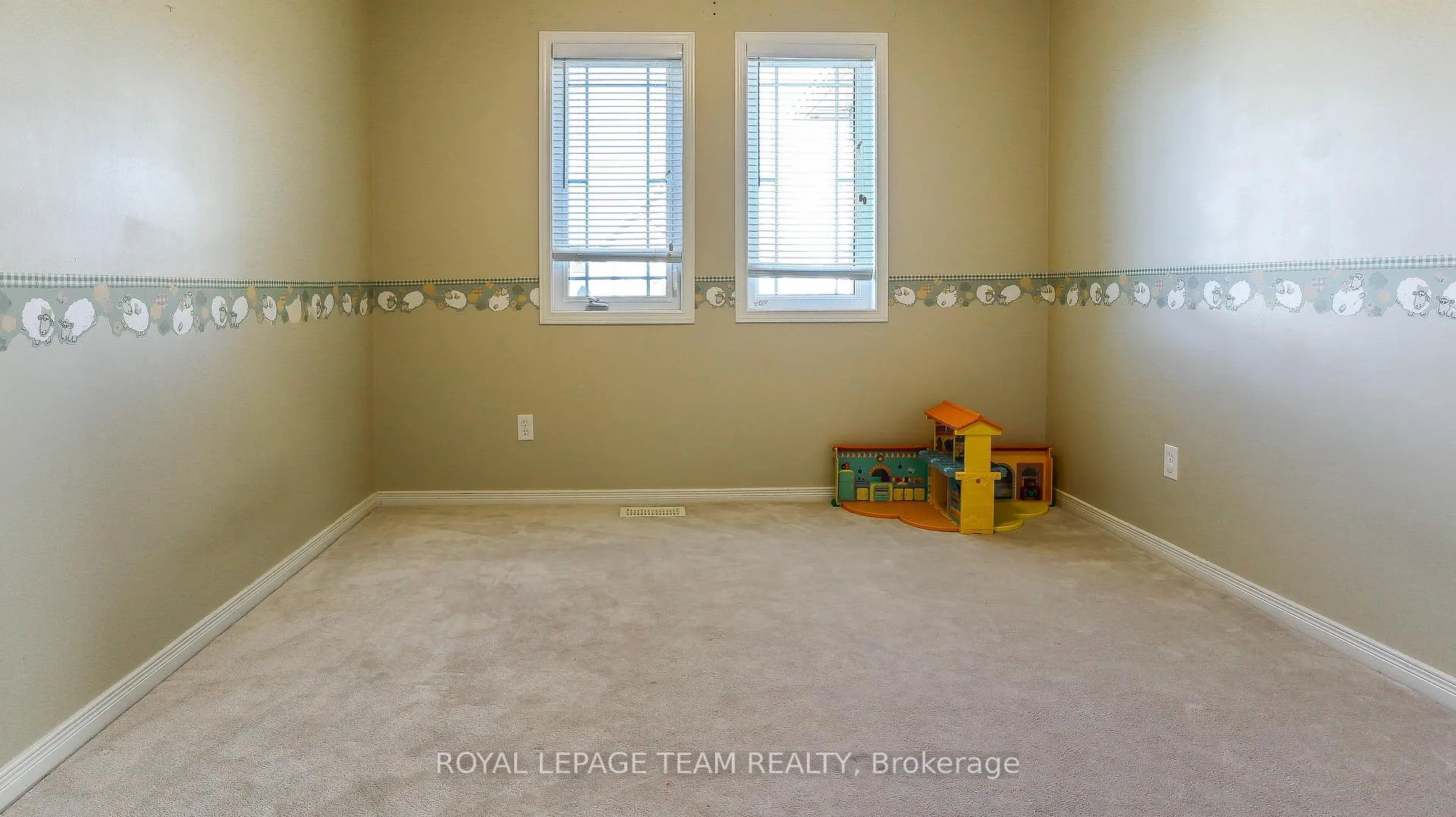 Photo 15 of 821 Clearbrook Drive, Ottawa, Barrhaven - Strandherd — HOMEH