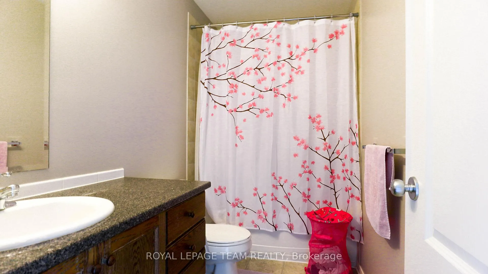 Photo 18 of 821 Clearbrook Drive, Ottawa, Barrhaven - Strandherd — HOMEH
