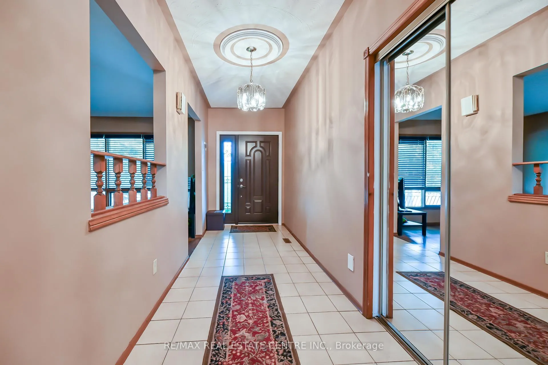 Photo 3 of 30 Goldcrest Drive, Hamilton, Stoney Creek — HOMEH