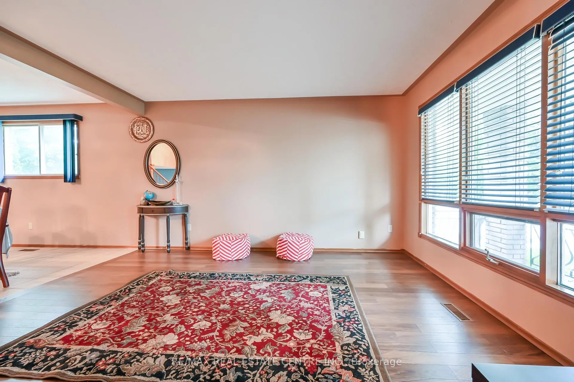 Photo 5 of 30 Goldcrest Drive, Hamilton, Stoney Creek — HOMEH