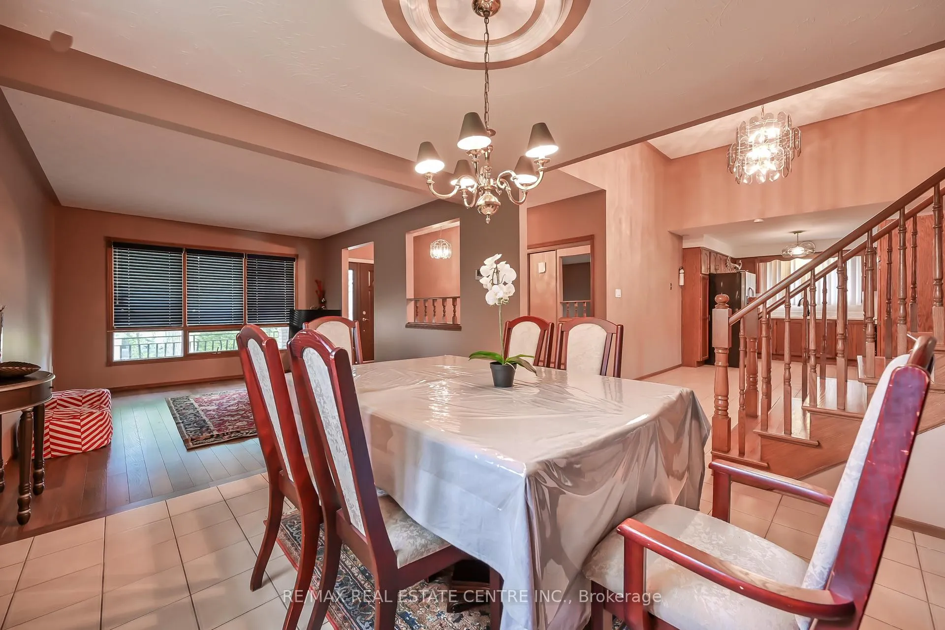 Photo 10 of 30 Goldcrest Drive, Hamilton, Stoney Creek — HOMEH