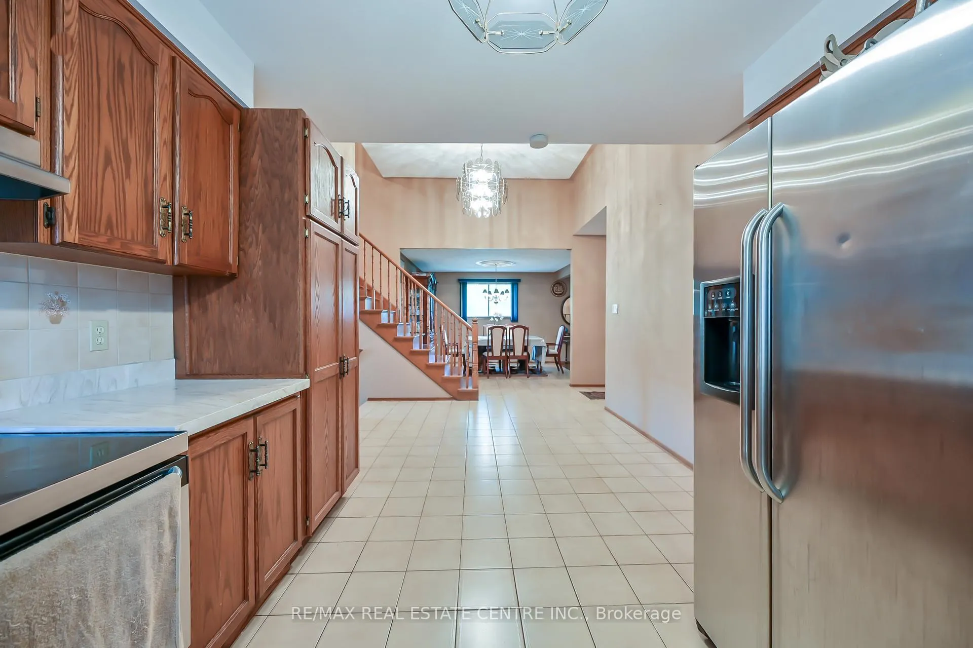 Photo 14 of 30 Goldcrest Drive, Hamilton, Stoney Creek — HOMEH