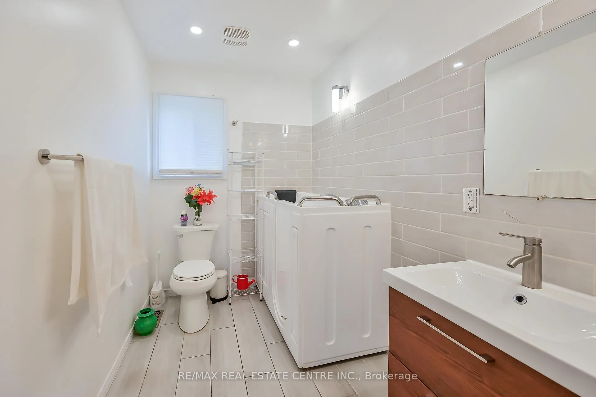 Photo 31 of 30 Goldcrest Drive, Hamilton, Stoney Creek — HOMEH