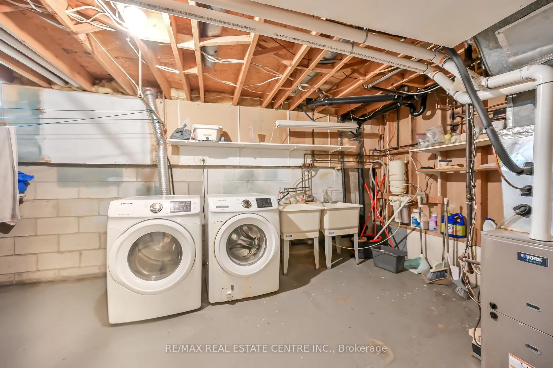Photo 33 of 30 Goldcrest Drive, Hamilton, Stoney Creek — HOMEH