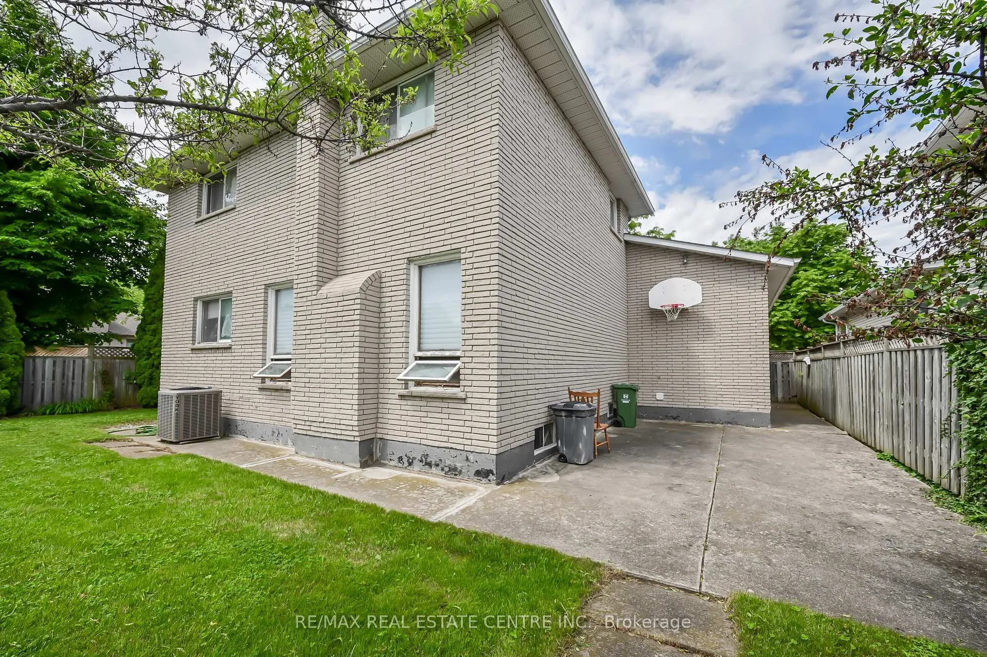 Photo 40 of 30 Goldcrest Drive, Hamilton, Stoney Creek — HOMEH