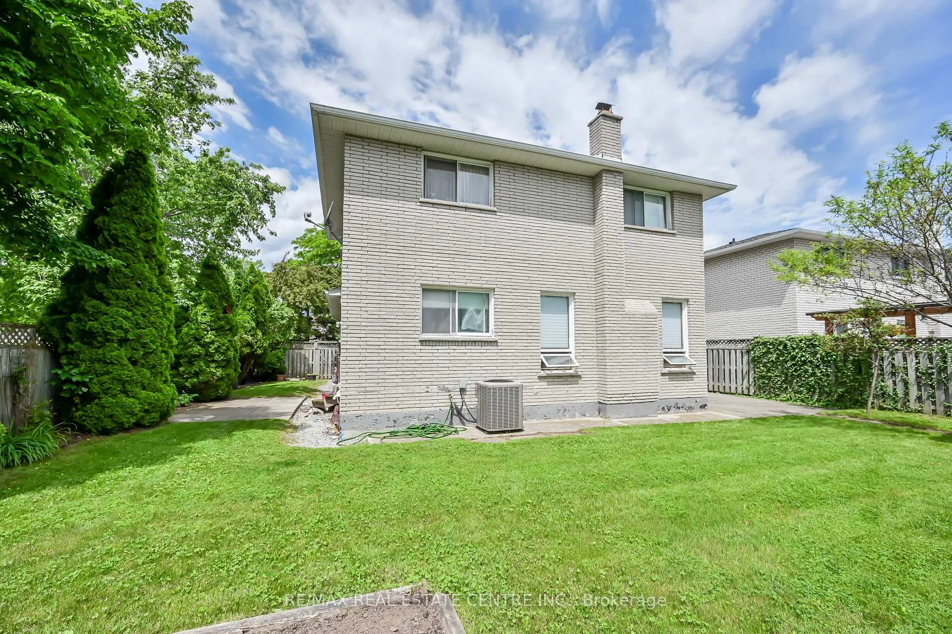 Photo 41 of 30 Goldcrest Drive, Hamilton, Stoney Creek — HOMEH