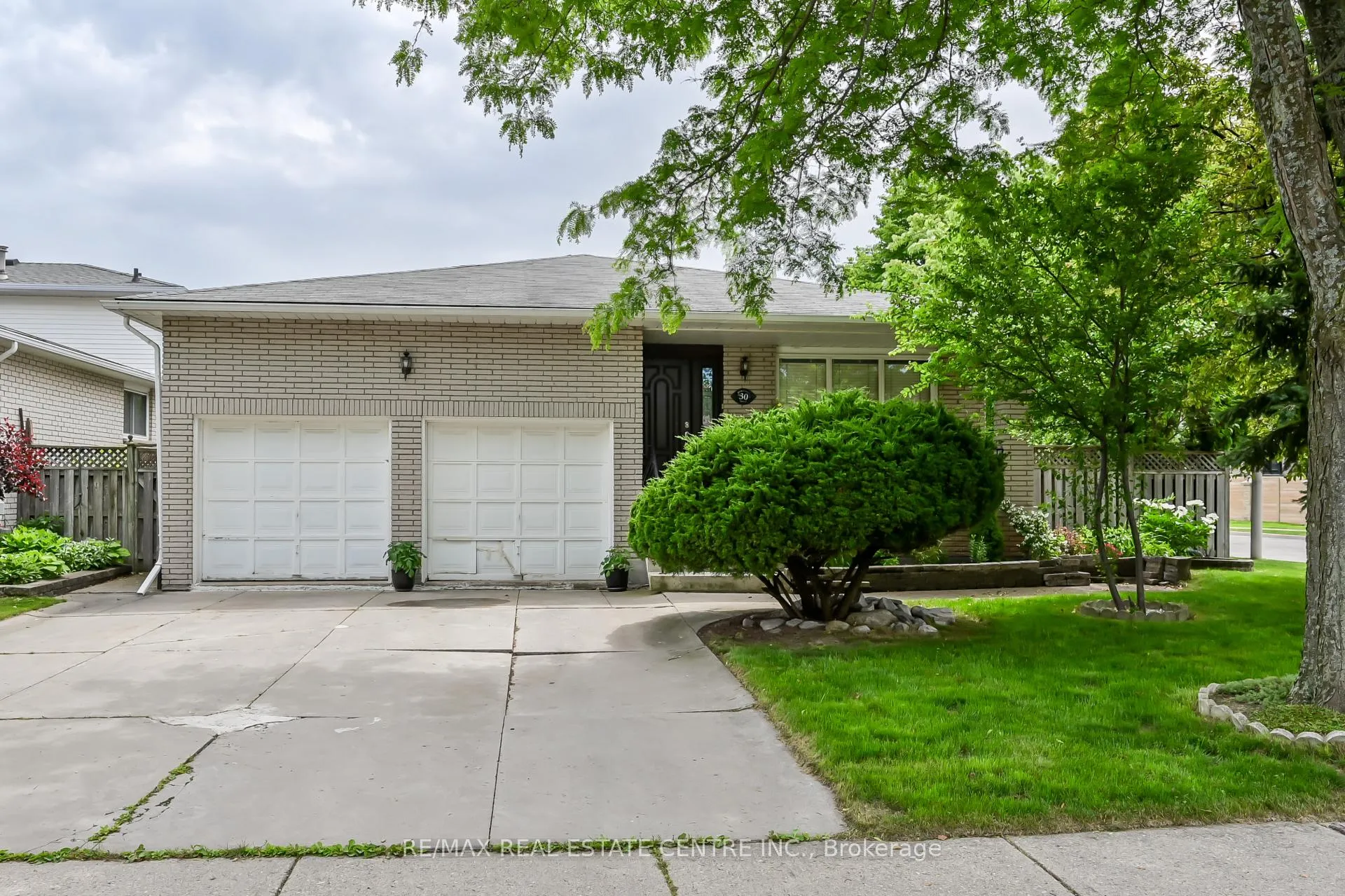 Photo 44 of 30 Goldcrest Drive, Hamilton, Stoney Creek — HOMEH