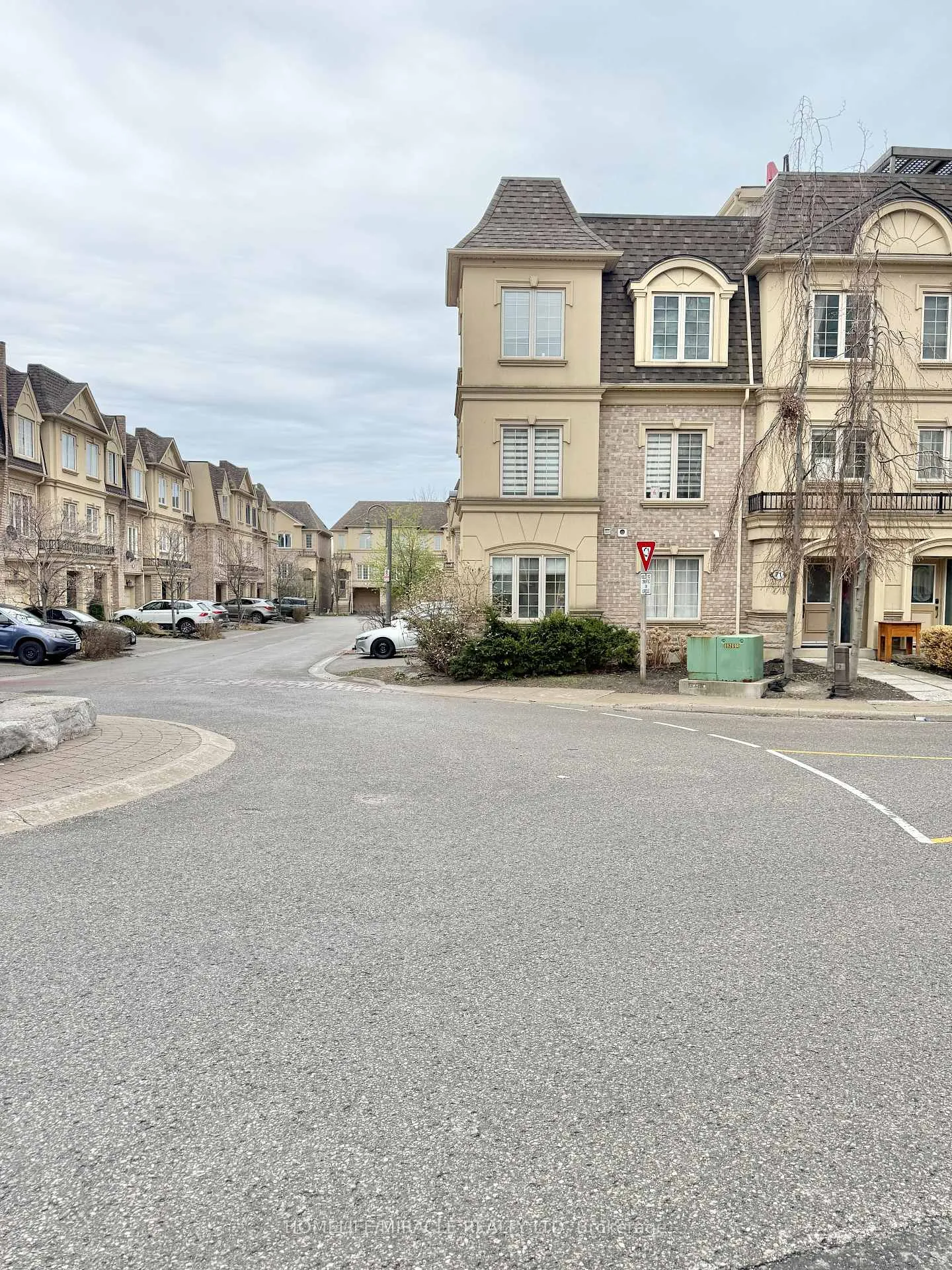 Photo 2 of Unit 71, 1250 St Martins Drive, Pickering, Bay Ridges — HOMEH