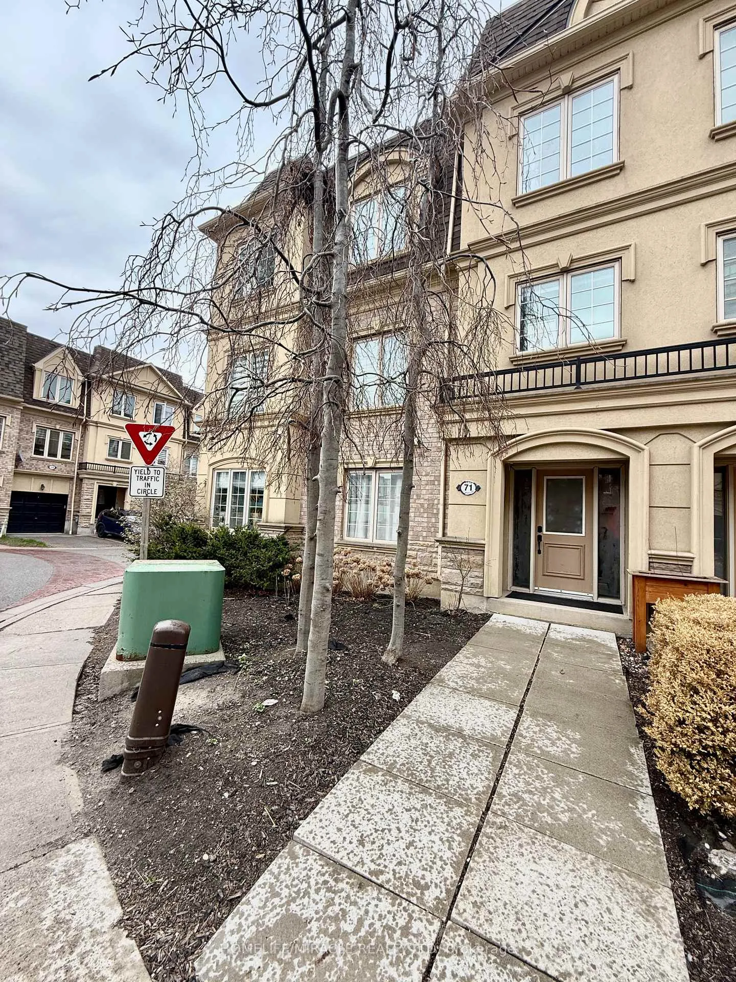 Photo 5 of Unit 71, 1250 St Martins Drive, Pickering, Bay Ridges — HOMEH