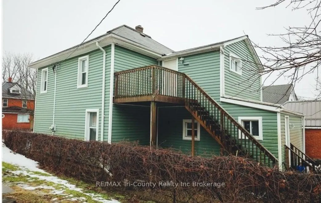 Photo 2 of 51 Rolph Street, Tillsonburg — HOMEH