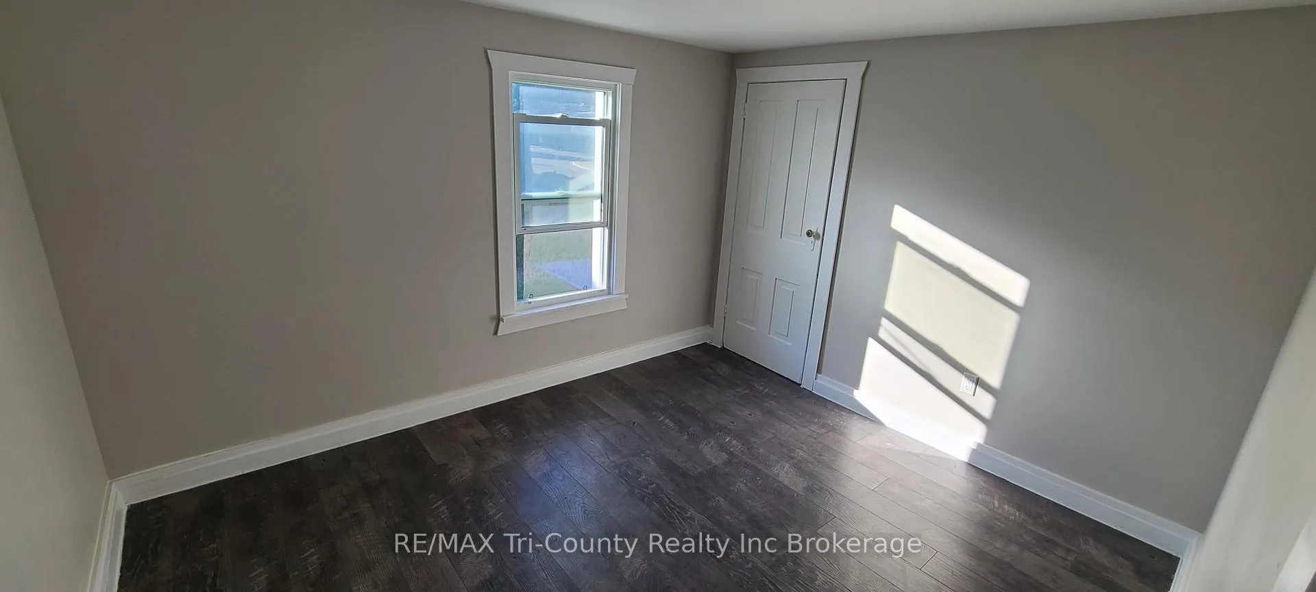 Photo 9 of 51 Rolph Street, Tillsonburg — HOMEH
