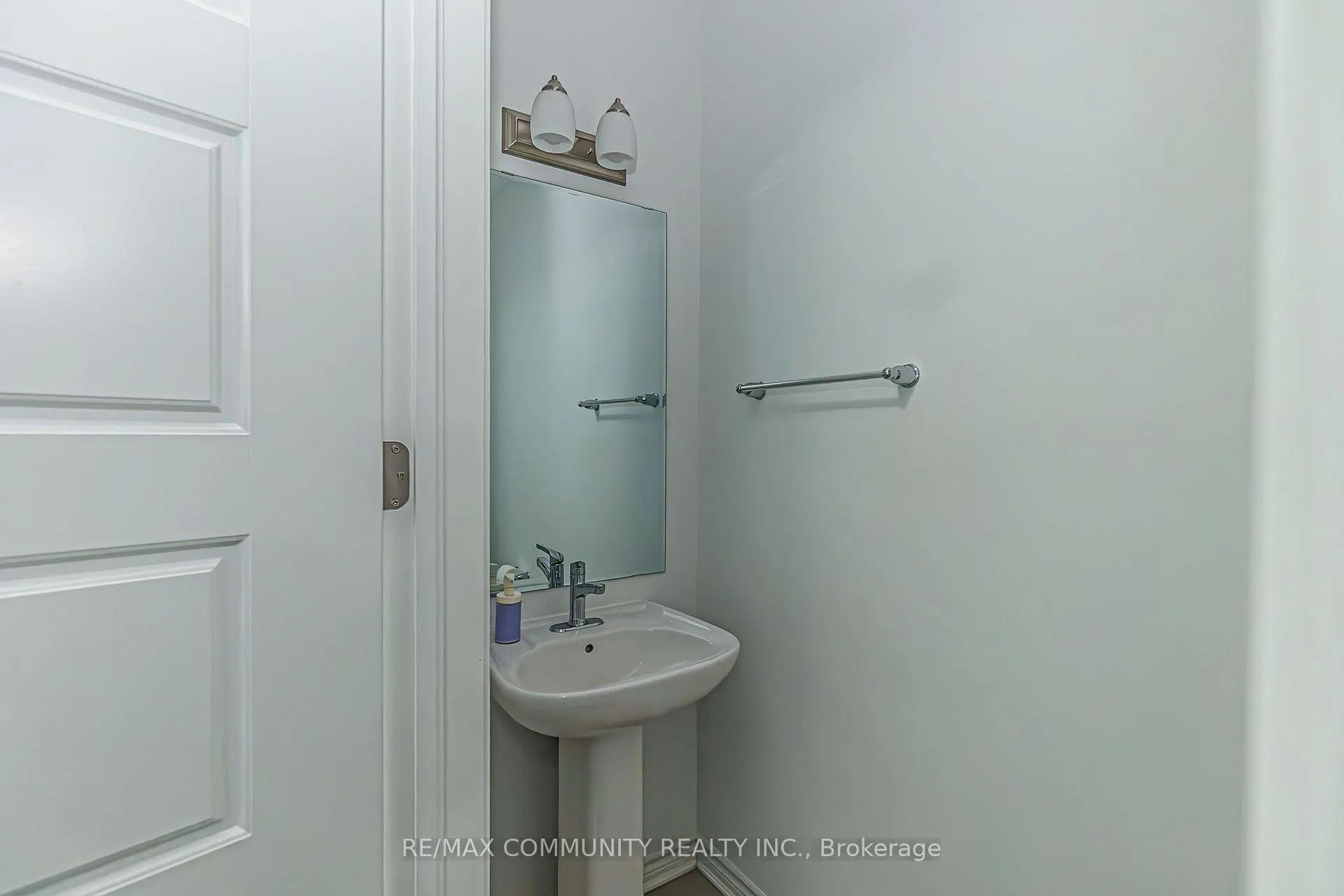 Photo 4 of 3094 Sideline 16, Pickering, Rural Pickering — HOMEH