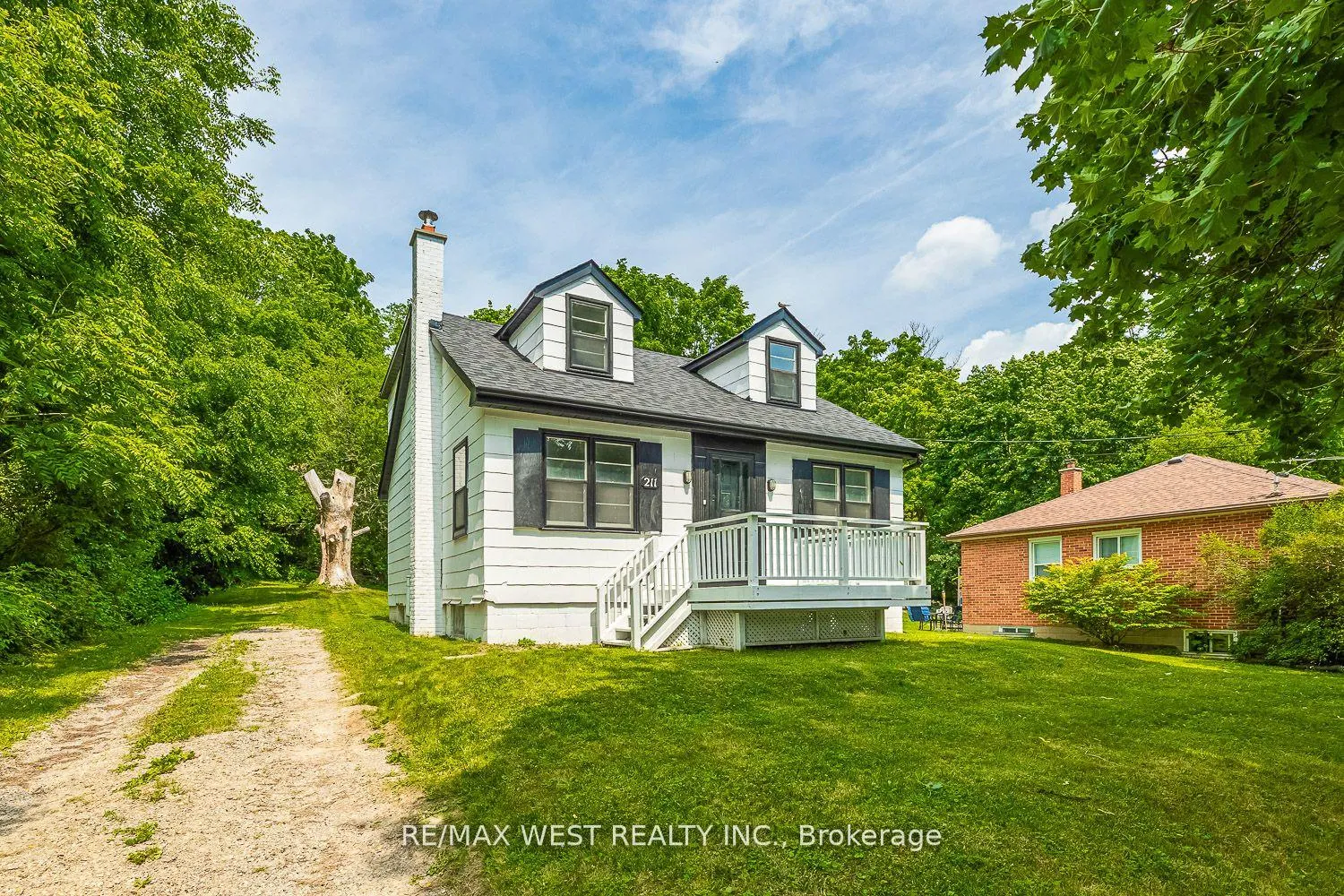 Photo 1 of 211 King Street W, Caledon, Bolton West — HOMEH