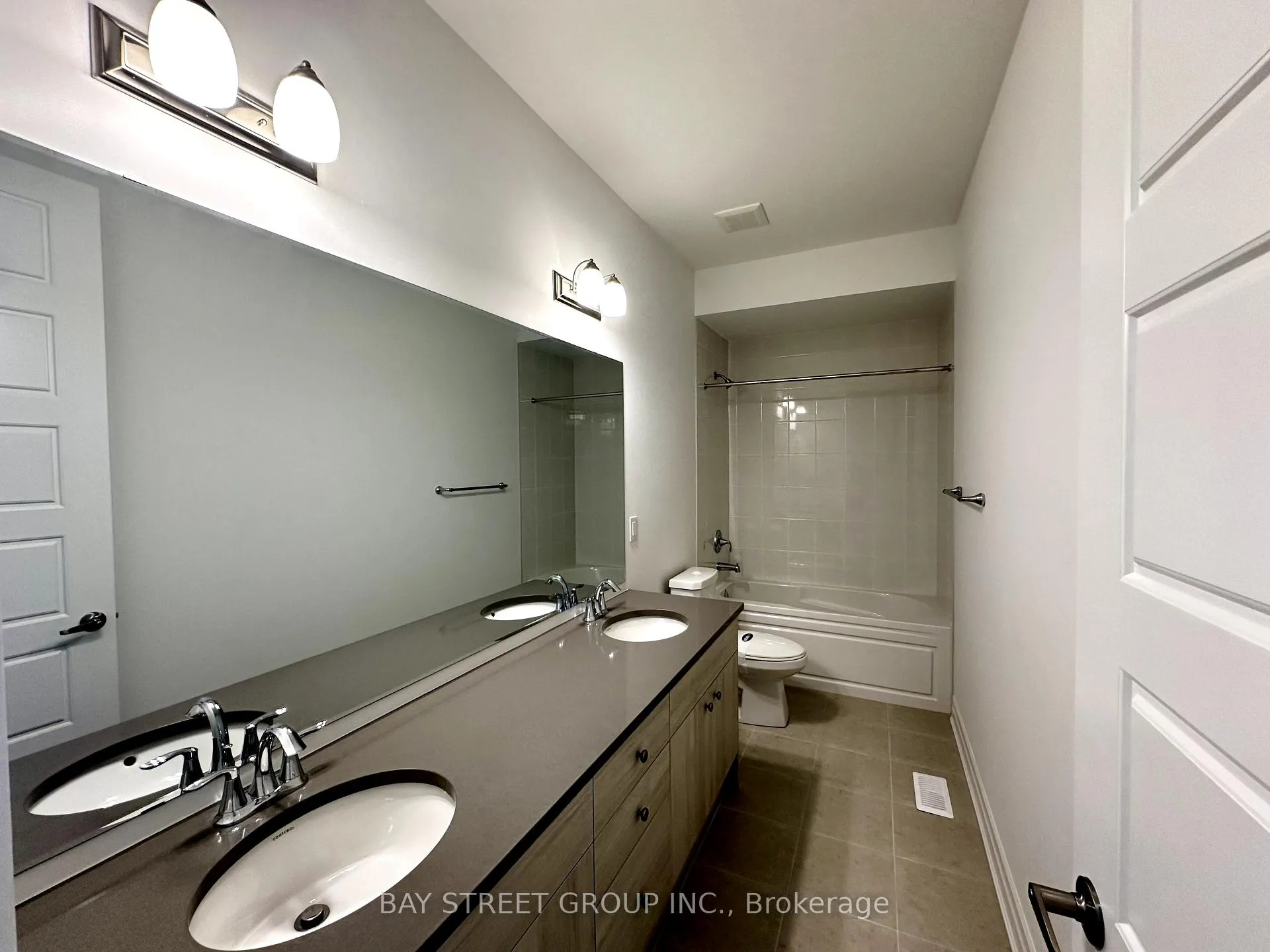 Photo 14 of 8 Sweet Pear Street, Markham, Rural Markham — HOMEH