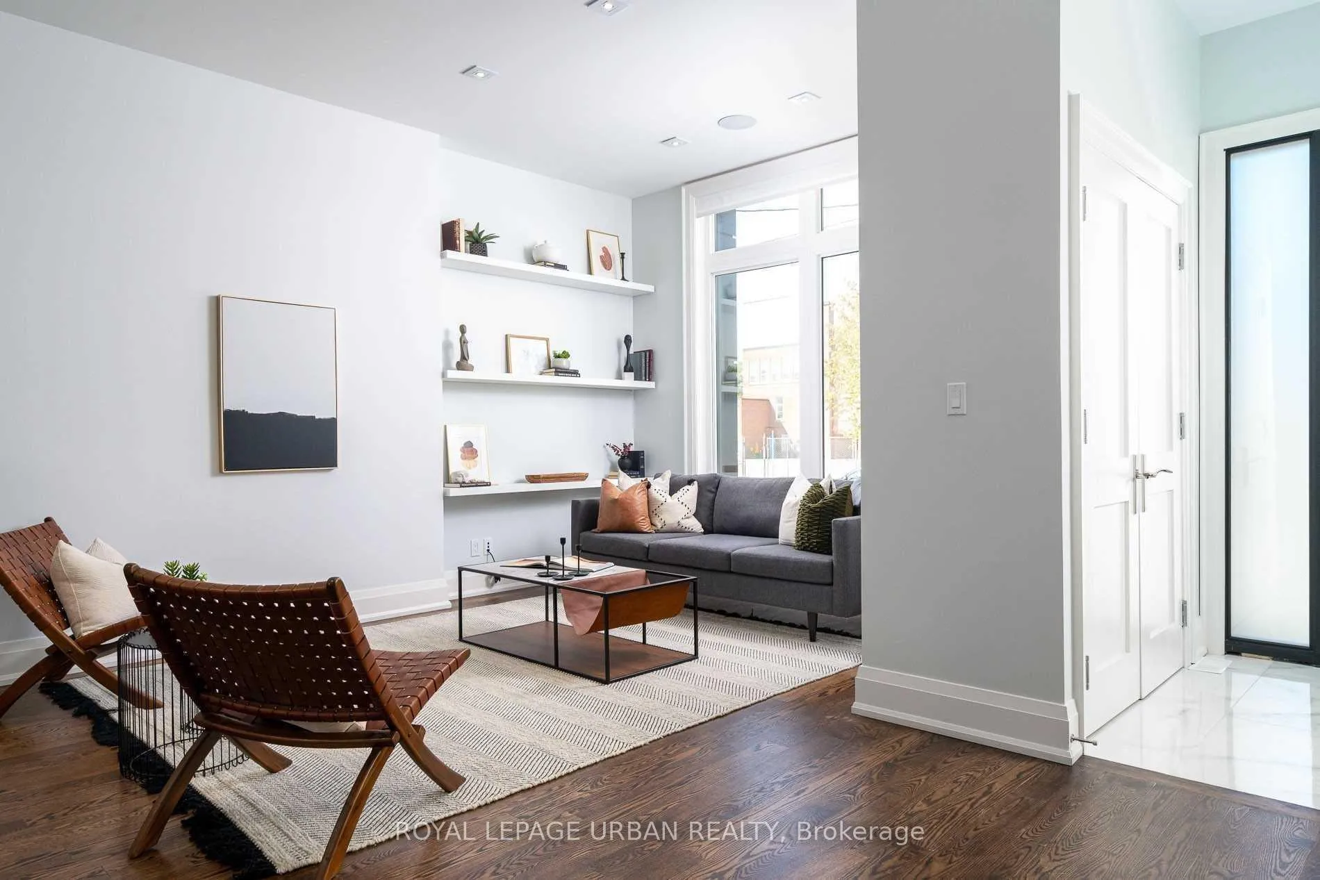 Photo 4 of 285 Joicey Boulevard, Toronto, Bedford Park-Nortown — HOMEH