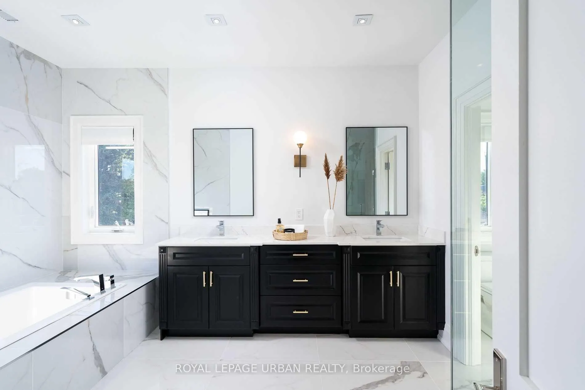 Photo 20 of 285 Joicey Boulevard, Toronto, Bedford Park-Nortown — HOMEH