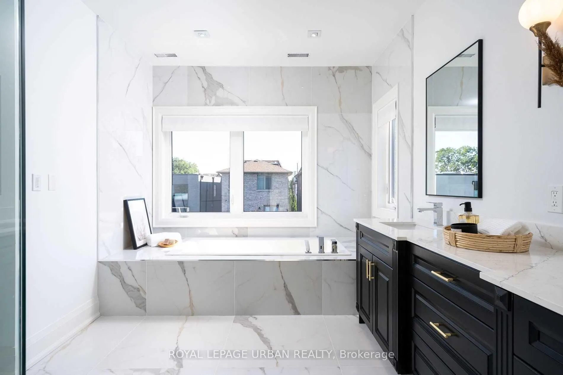Photo 21 of 285 Joicey Boulevard, Toronto, Bedford Park-Nortown — HOMEH