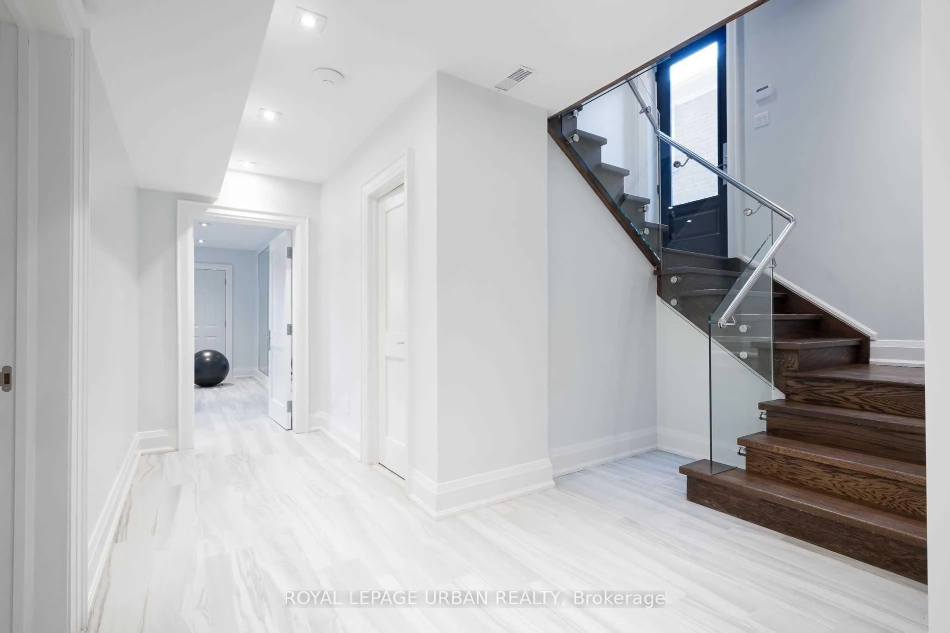 Photo 29 of 285 Joicey Boulevard, Toronto, Bedford Park-Nortown — HOMEH