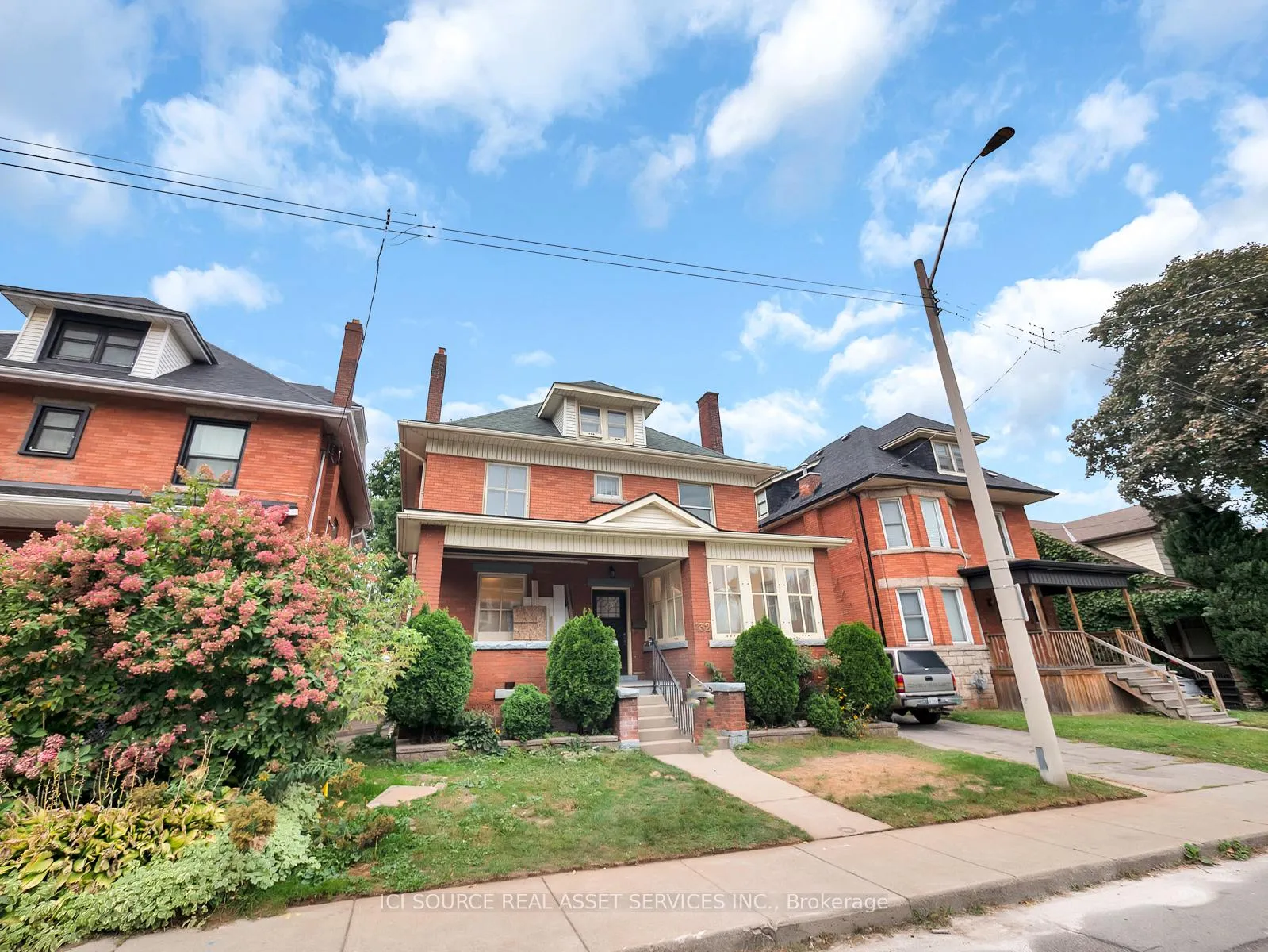 Front of Unit 1, 132 Holton Avenue S