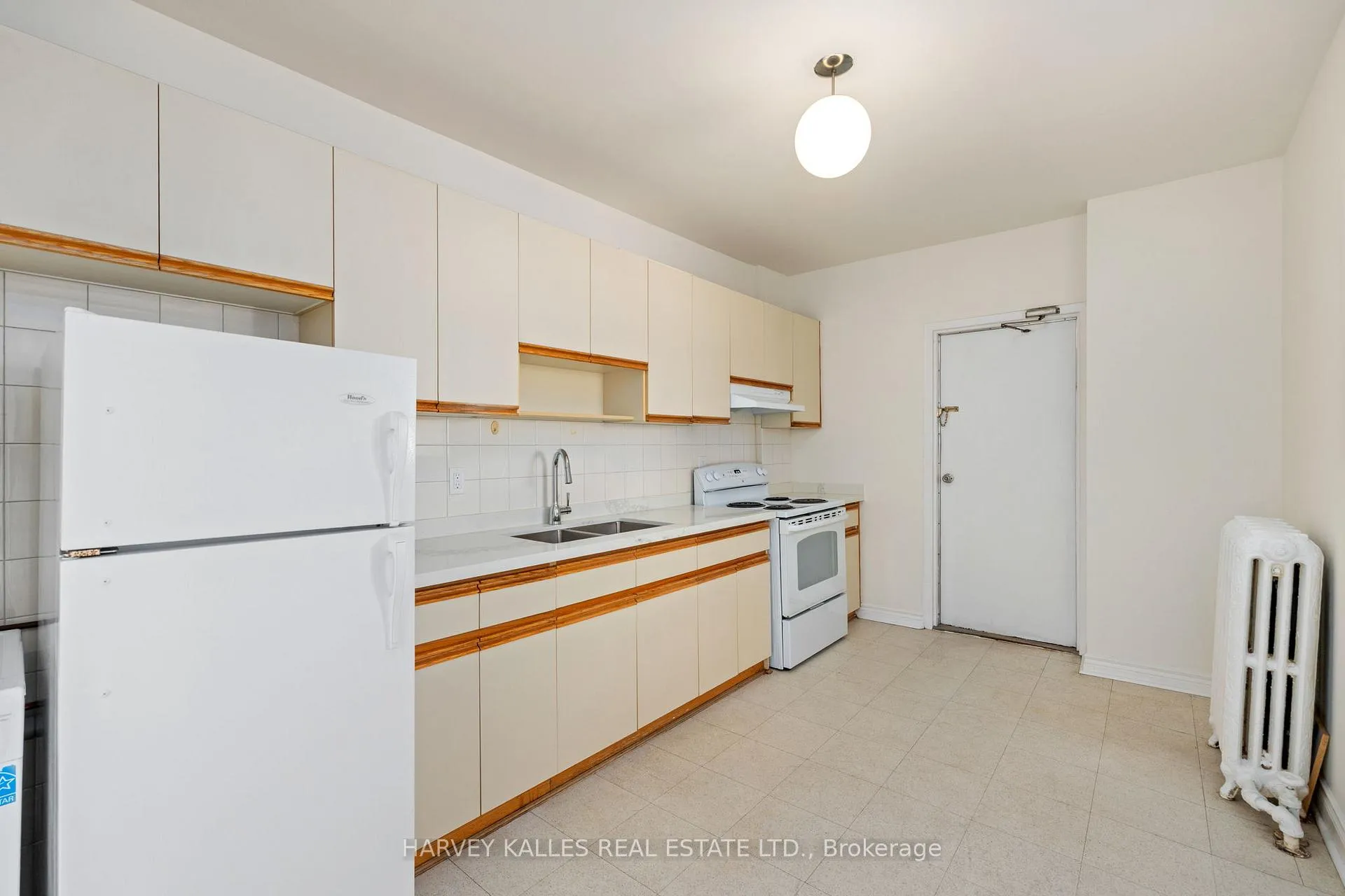 Photo 3 of Unit 2, 822 St Clair Avenue W, Toronto, Oakwood Village — HOMEH