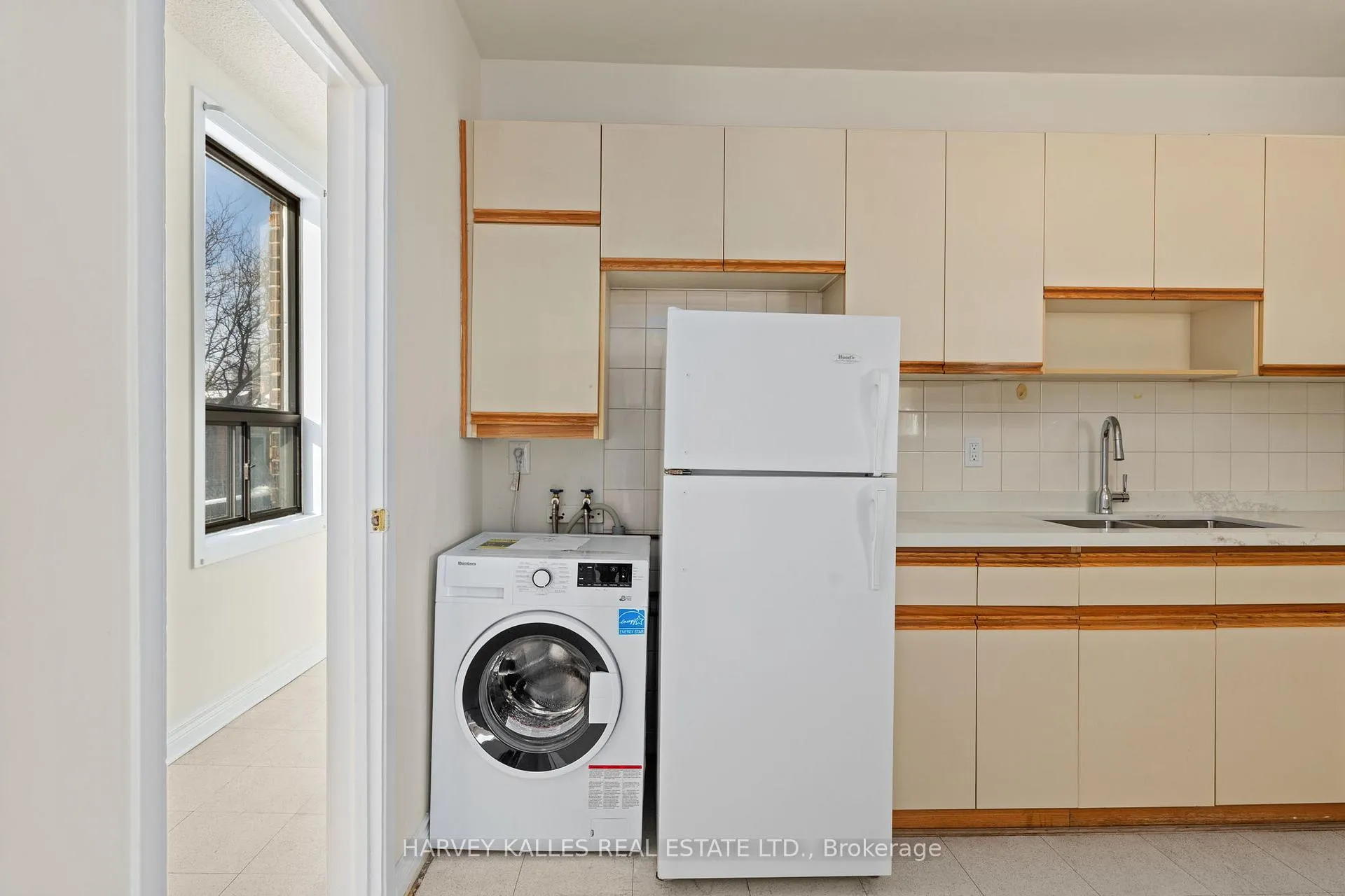 Photo 4 of Unit 2, 822 St Clair Avenue W, Toronto, Oakwood Village — HOMEH