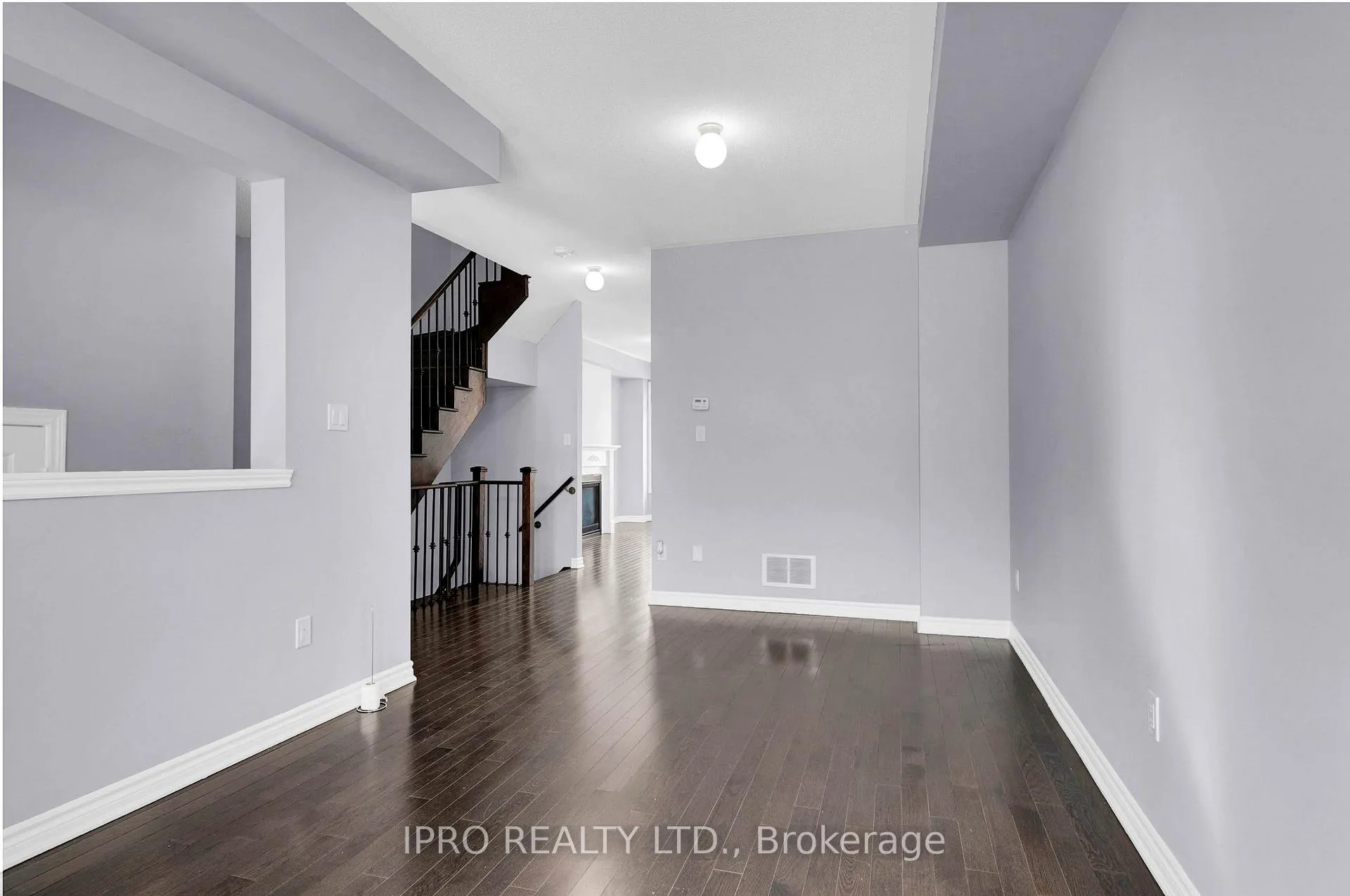 Photo 7 of 94 Farooq Boulevard, Vaughan, West Woodbridge — HOMEH
