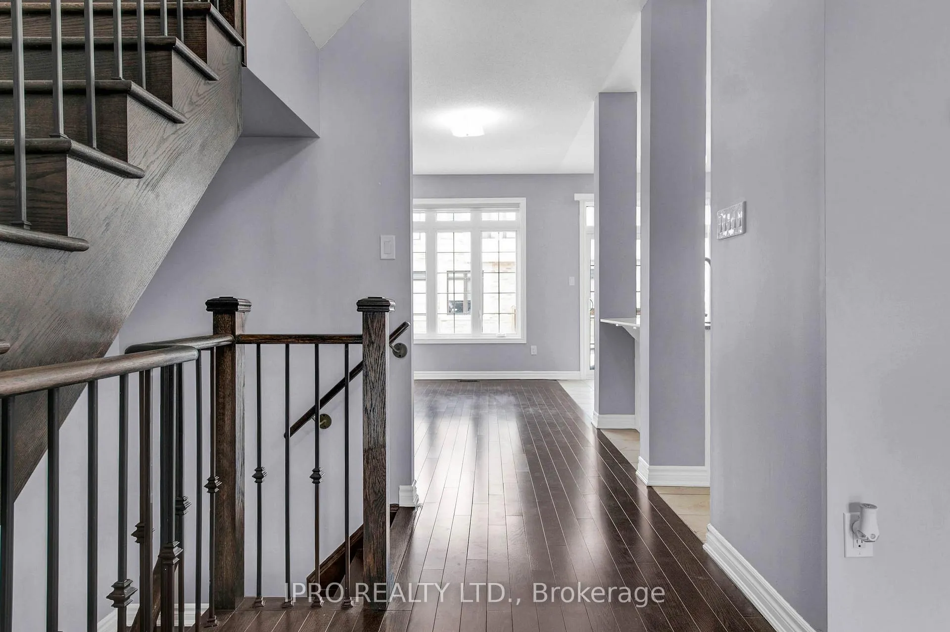 Photo 11 of 94 Farooq Boulevard, Vaughan, West Woodbridge — HOMEH