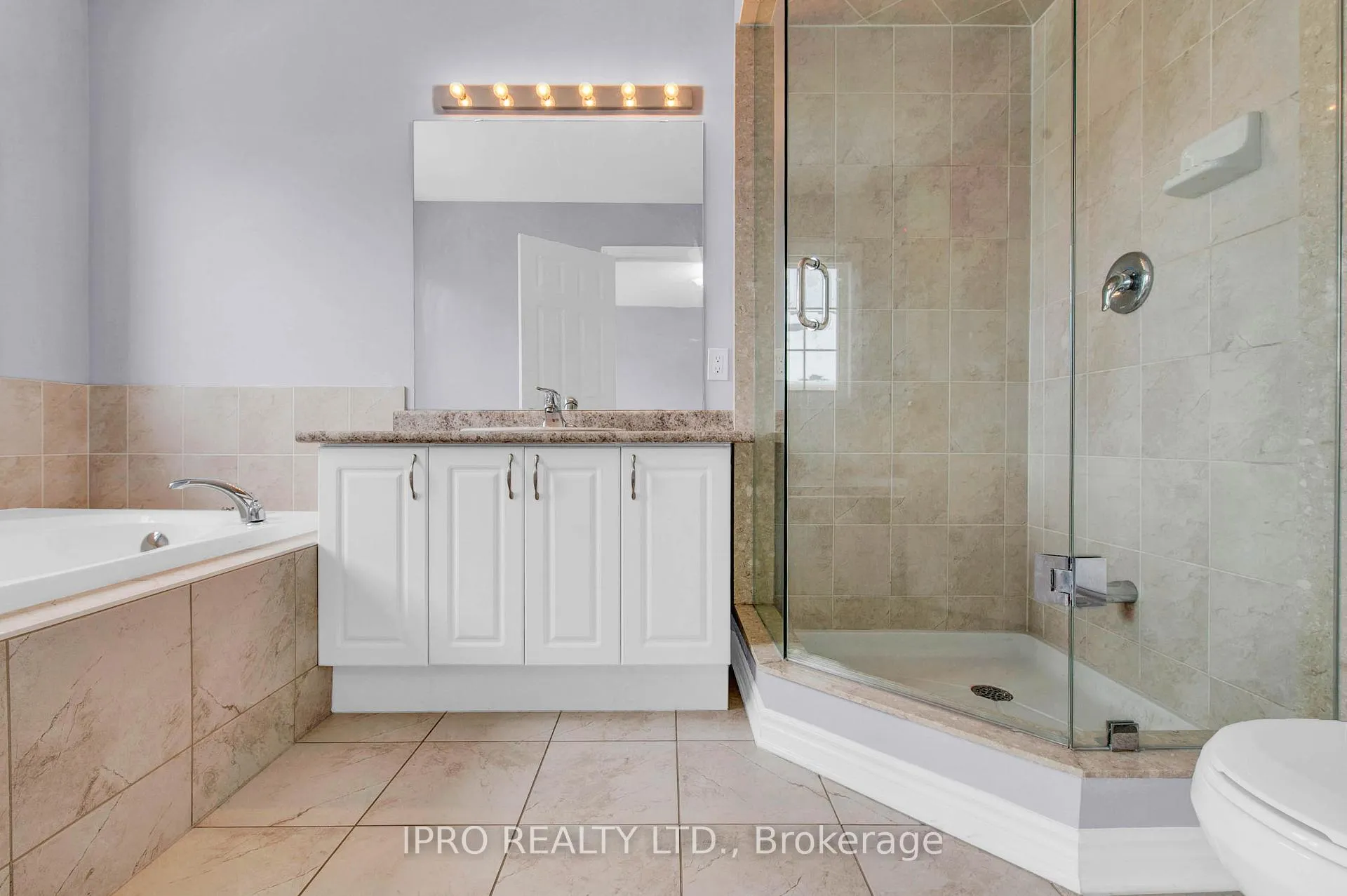 Photo 23 of 94 Farooq Boulevard, Vaughan, West Woodbridge — HOMEH