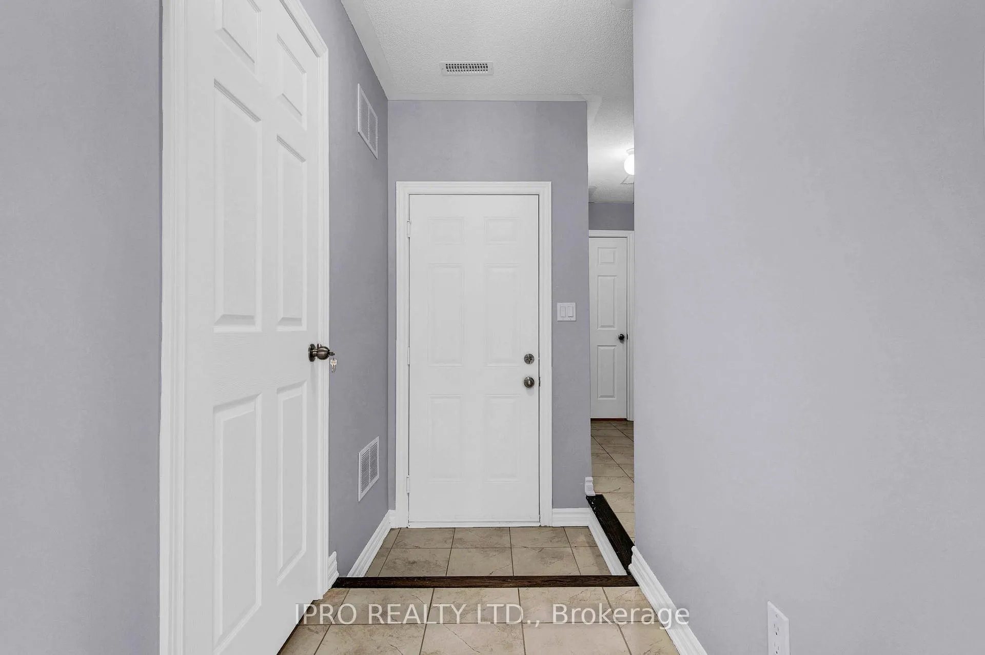 Photo 32 of 94 Farooq Boulevard, Vaughan, West Woodbridge — HOMEH