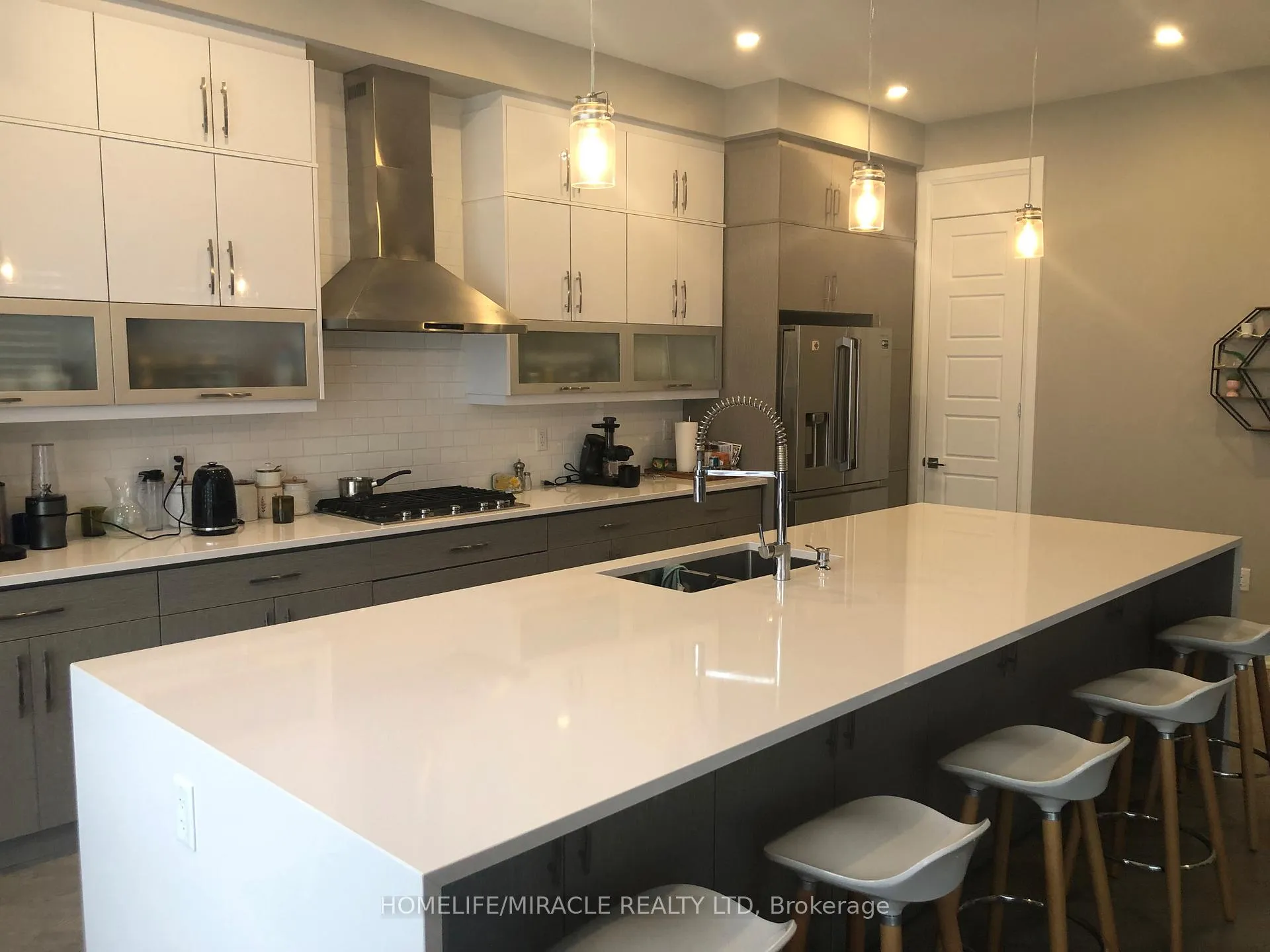 Photo 5 of 39 John Henry Street, Vaughan, Kleinburg — HOMEH