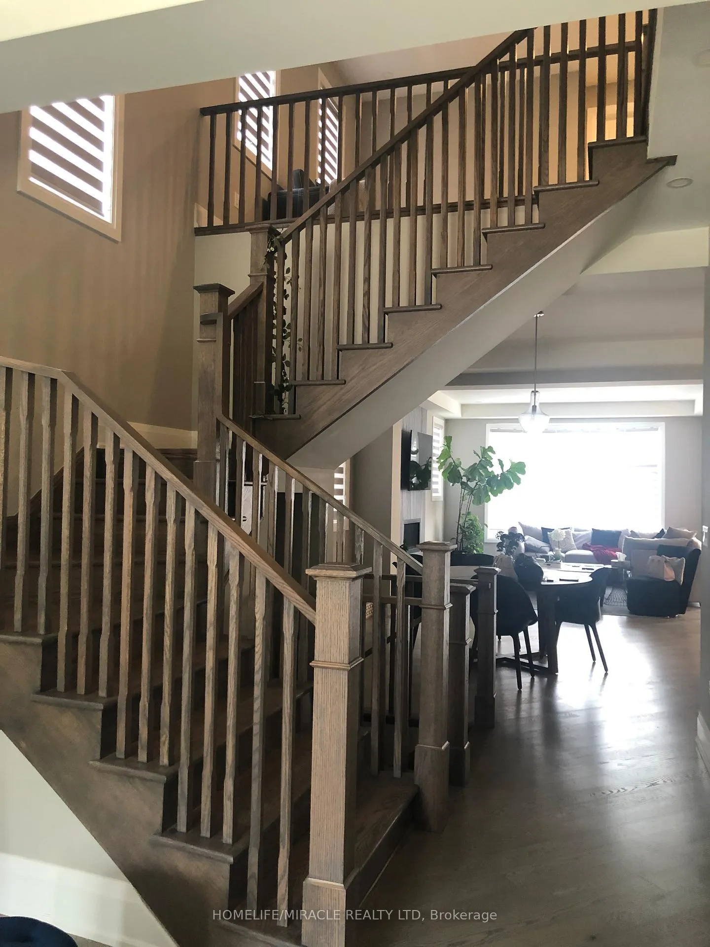 Photo 8 of 39 John Henry Street, Vaughan, Kleinburg — HOMEH