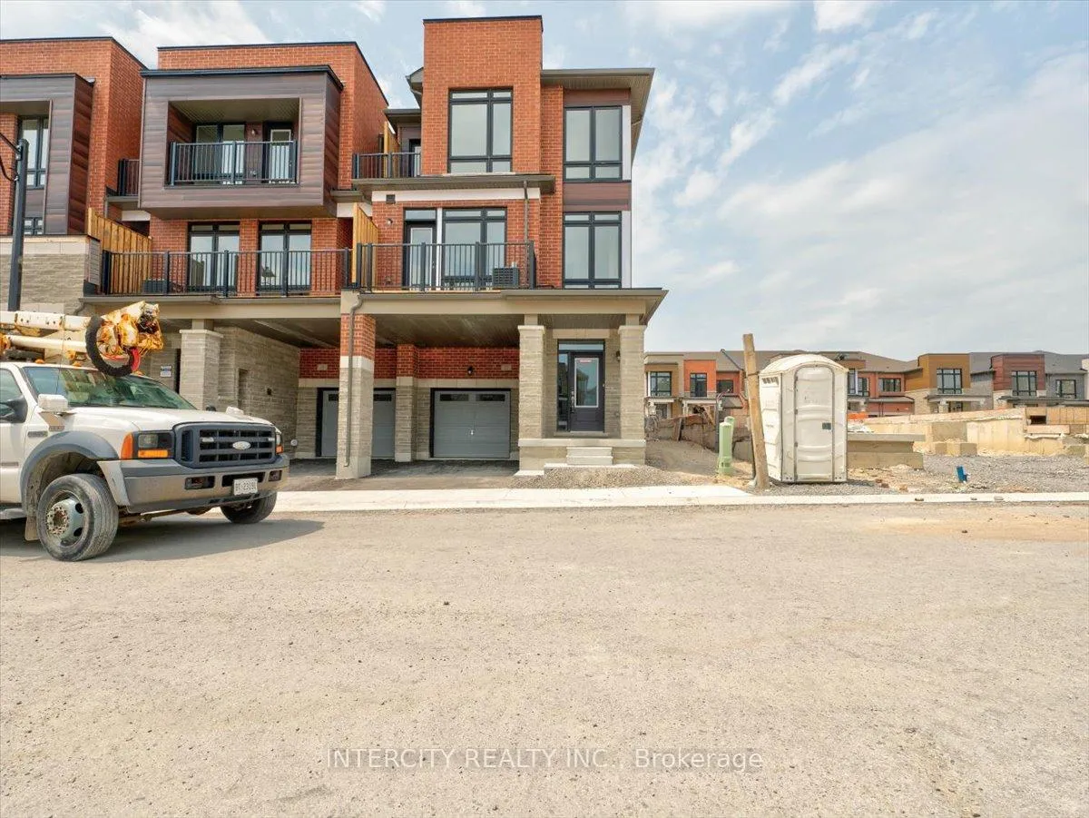 Photo 1 of 22 Griffith Street, Aurora, Bayview Northeast — HOMEH