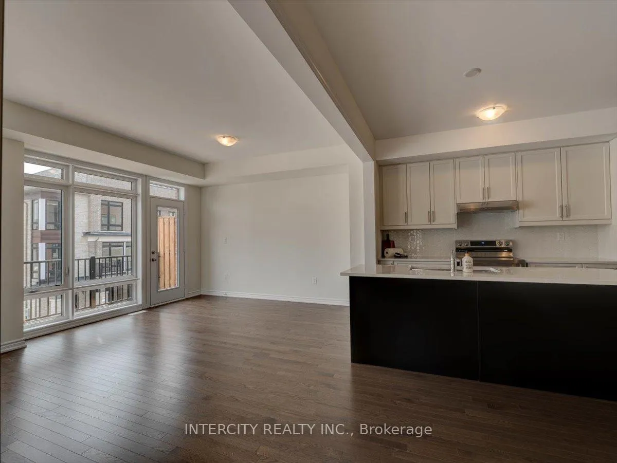 Photo 7 of 22 Griffith Street, Aurora, Bayview Northeast — HOMEH