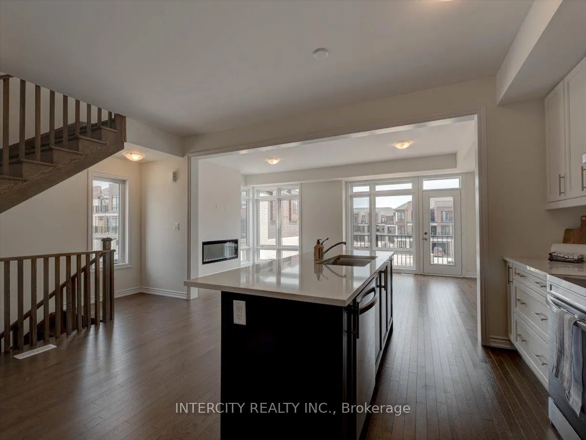 Photo 11 of 22 Griffith Street, Aurora, Bayview Northeast — HOMEH
