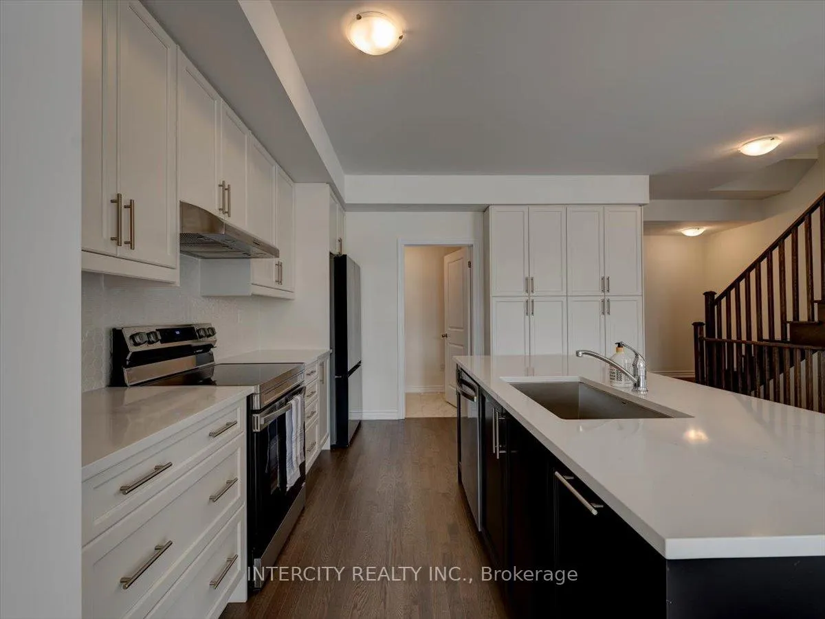 Photo 12 of 22 Griffith Street, Aurora, Bayview Northeast — HOMEH
