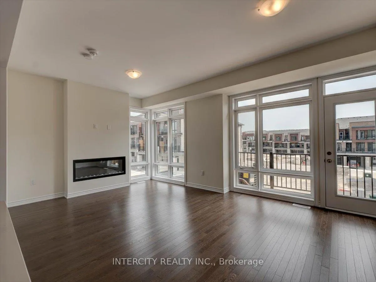 Photo 13 of 22 Griffith Street, Aurora, Bayview Northeast — HOMEH