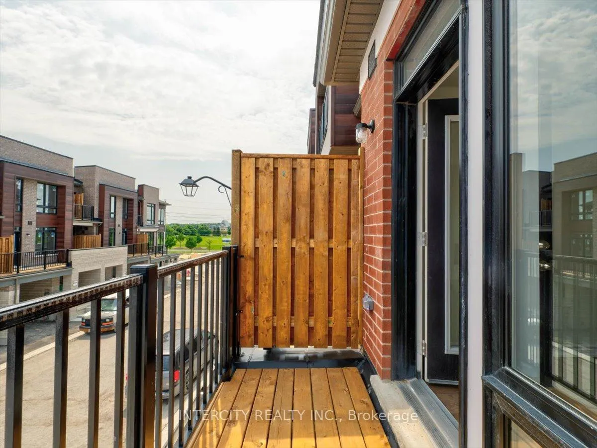 Photo 15 of 22 Griffith Street, Aurora, Bayview Northeast — HOMEH