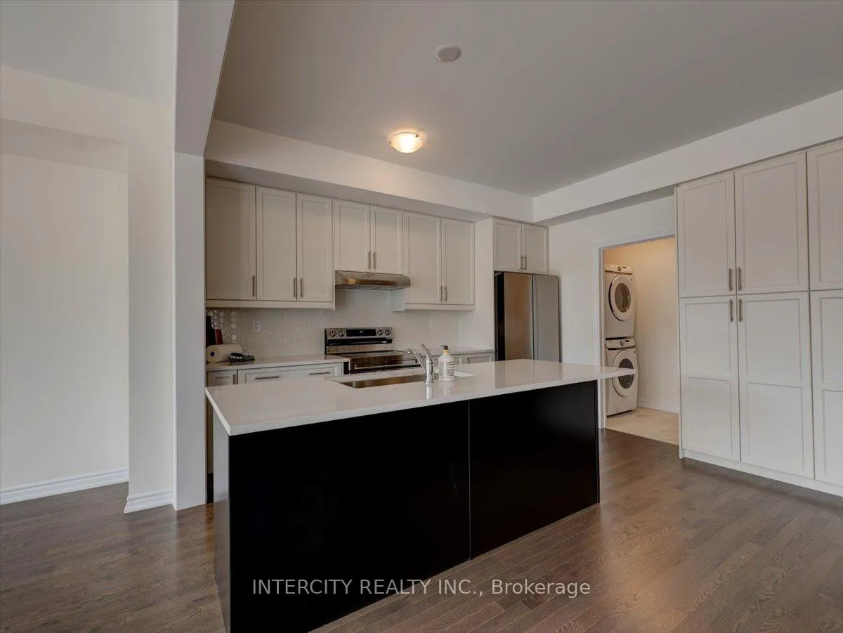Photo 16 of 22 Griffith Street, Aurora, Bayview Northeast — HOMEH