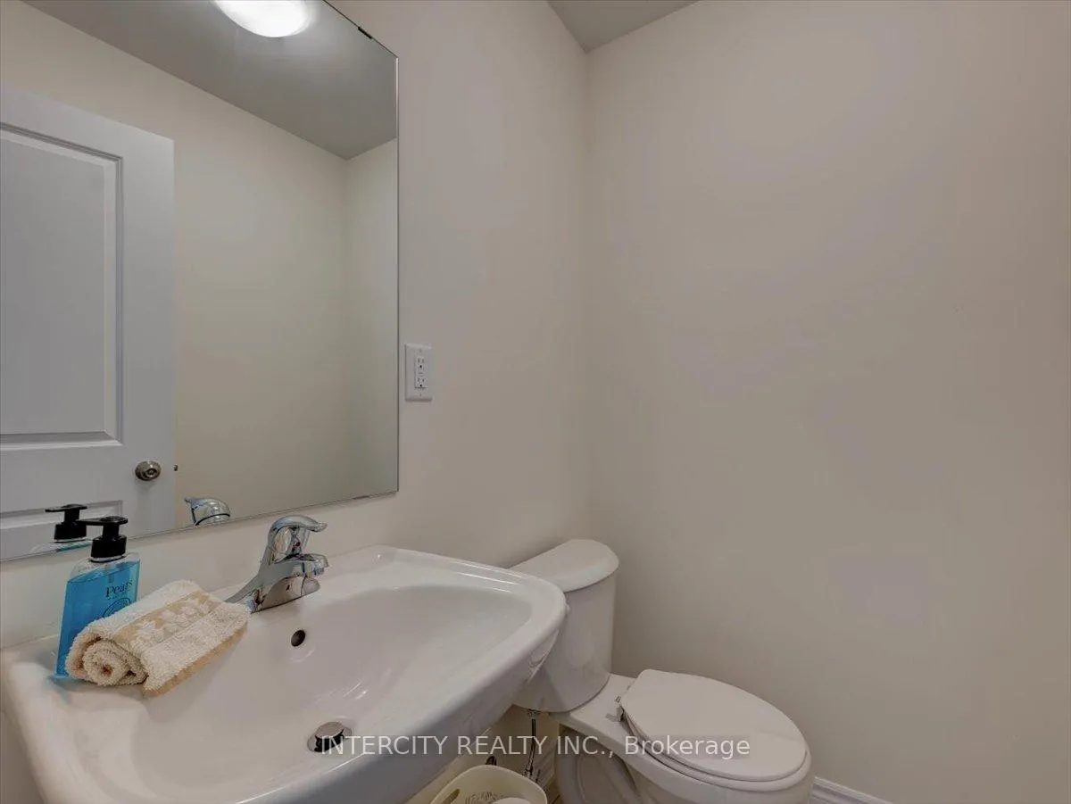 Photo 20 of 22 Griffith Street, Aurora, Bayview Northeast — HOMEH