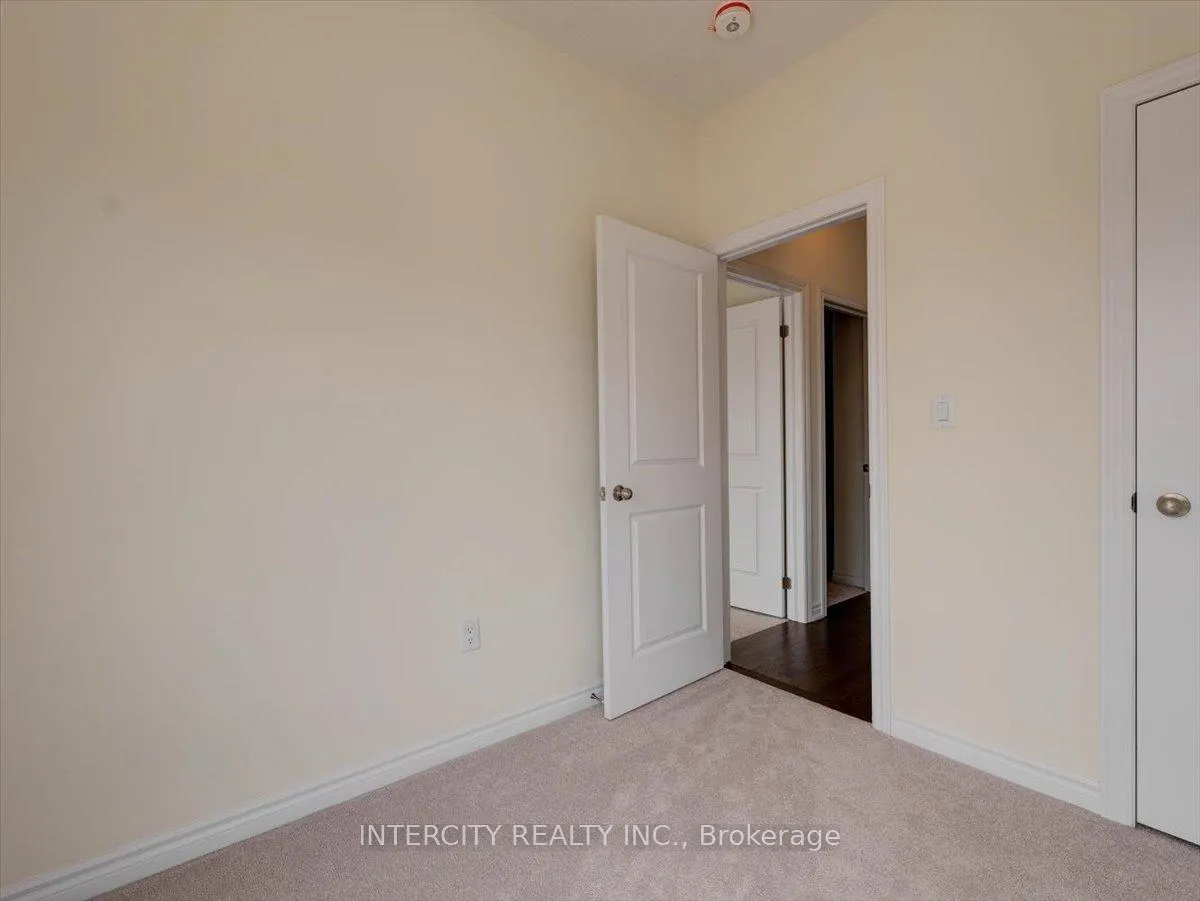 Photo 23 of 22 Griffith Street, Aurora, Bayview Northeast — HOMEH